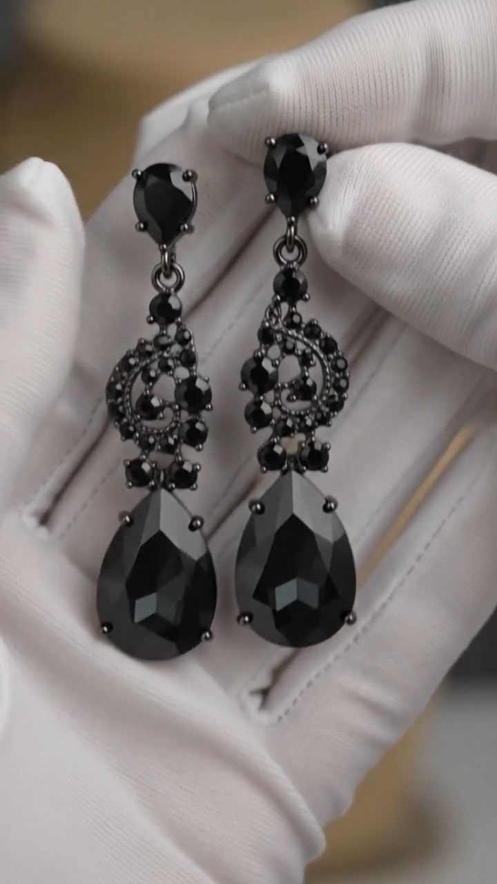 Premium Black stone Diamond Cut Crystal Necklace