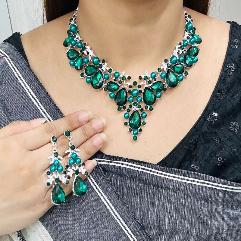 Diamond Cut Crystal Party Set ( Green )