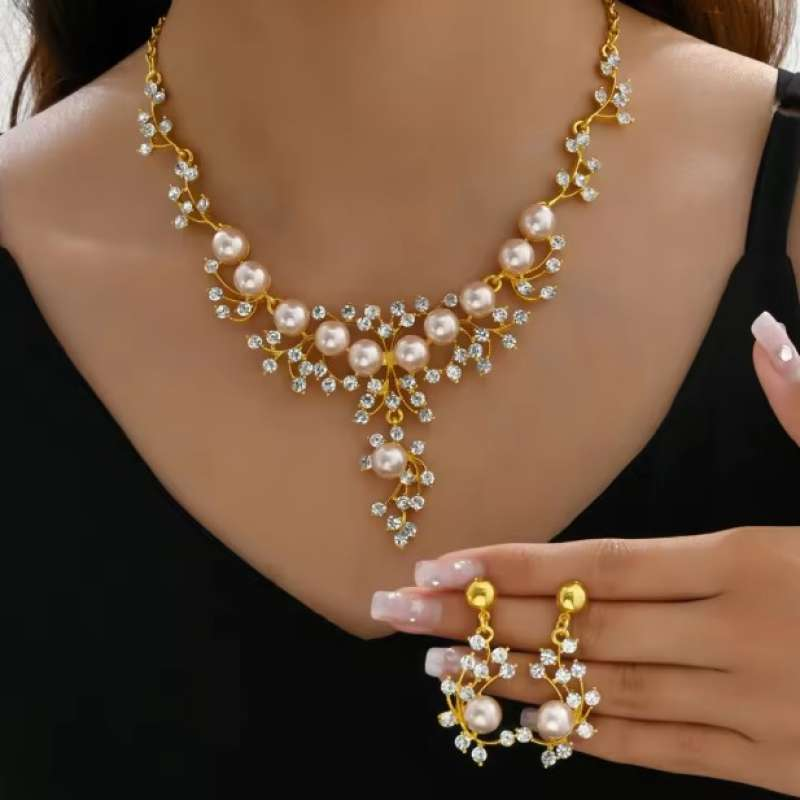 Pearl Necklace ( Golden )