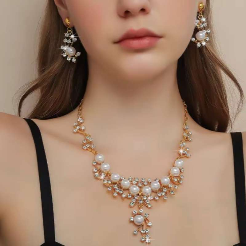 Pearl Necklace ( Golden )